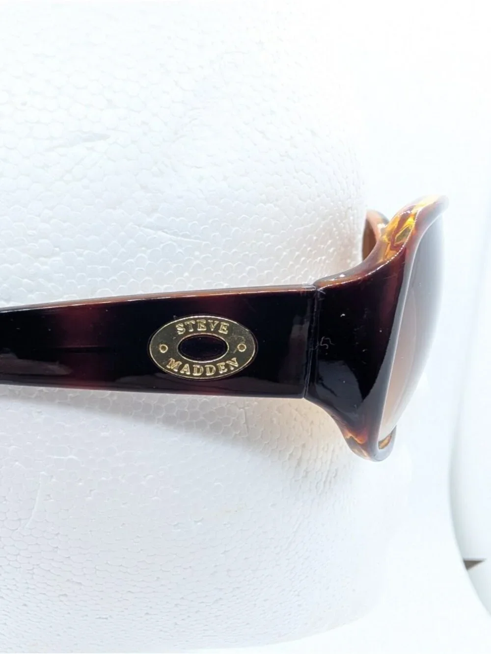 Steve Madden Sunglasses Brown faux Tortoise Women's Gold Side Logo S295 TSGD